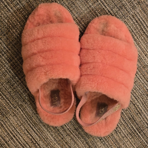 UGG Fluff Yeah Pink Furry Slingback Slipper Sandals  Euro 33.5 US Youth 3 - Picture 3 of 13